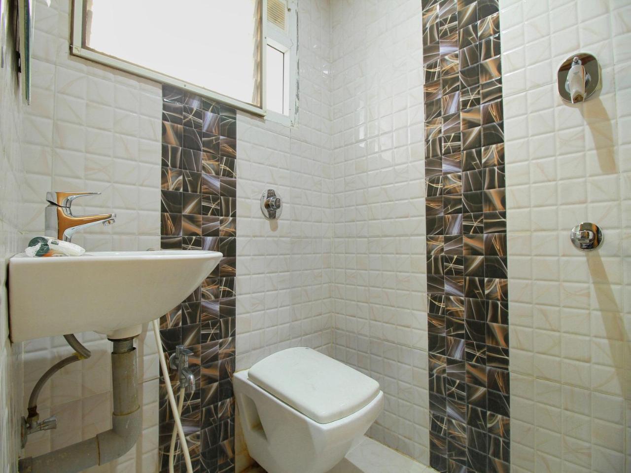 Oyo 15948 Hotel Srees Tiruchirappalli Eksteriør billede
