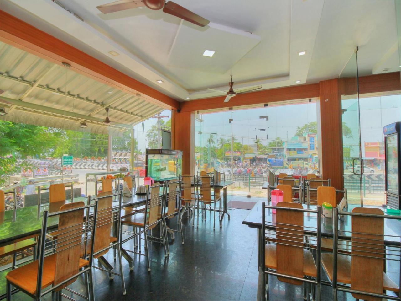 Oyo 15948 Hotel Srees Tiruchirappalli Eksteriør billede