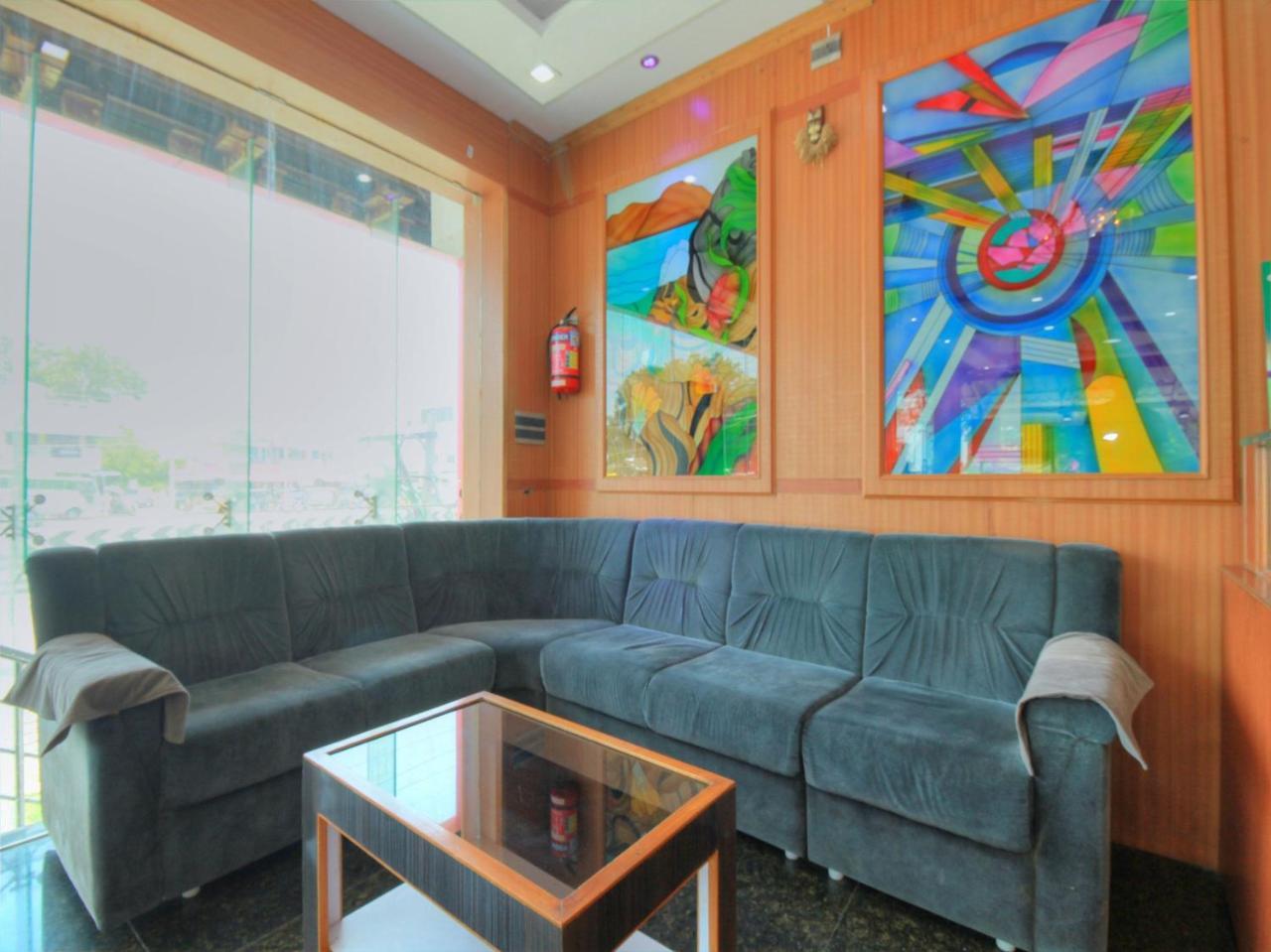 Oyo 15948 Hotel Srees Tiruchirappalli Eksteriør billede