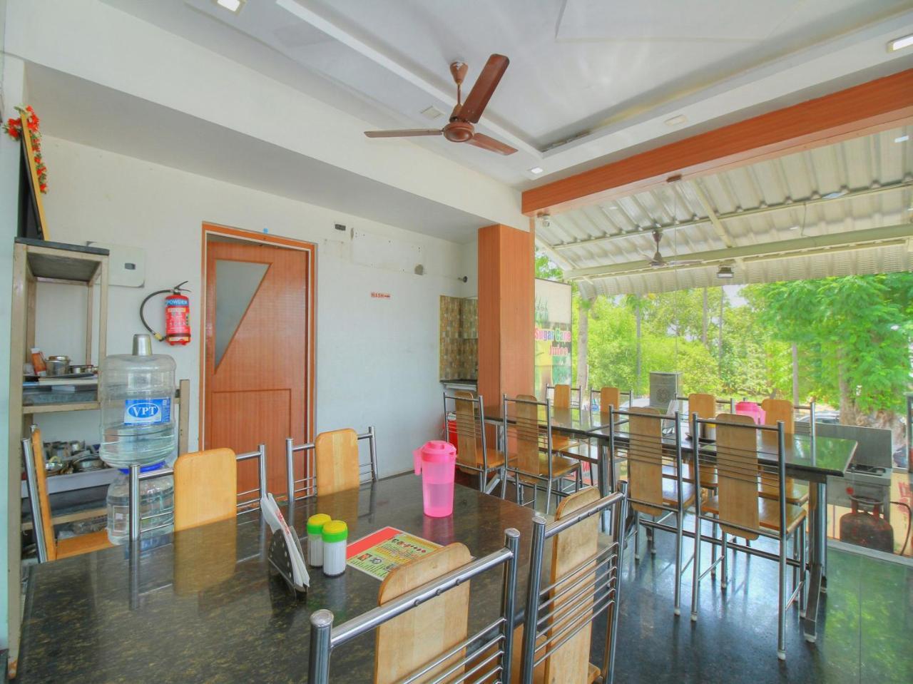 Oyo 15948 Hotel Srees Tiruchirappalli Eksteriør billede