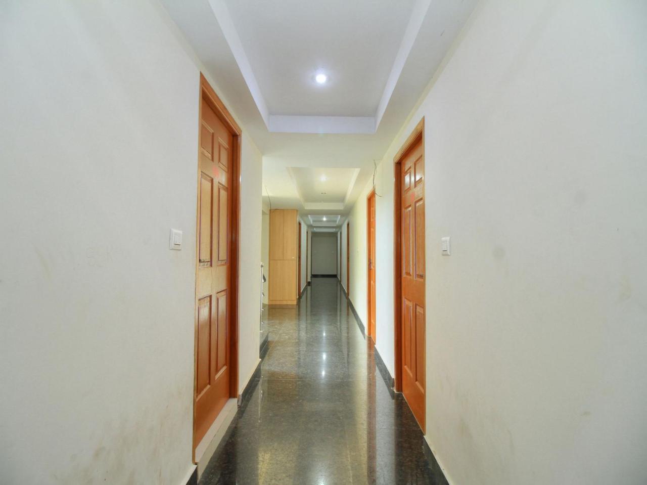 Oyo 15948 Hotel Srees Tiruchirappalli Eksteriør billede